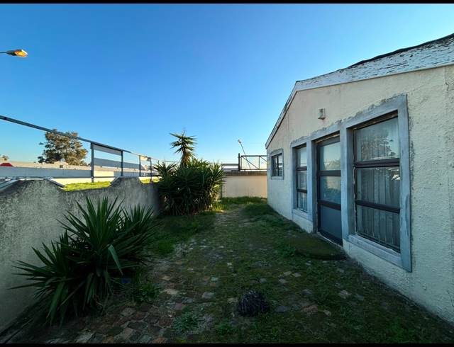 5 BEDROOM HOUSE FOR SALE IN RUSSELS REST